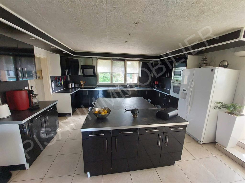 maison 10 pièces en vente sur ST SAUVEUR D EMALLEVILLE (76110)